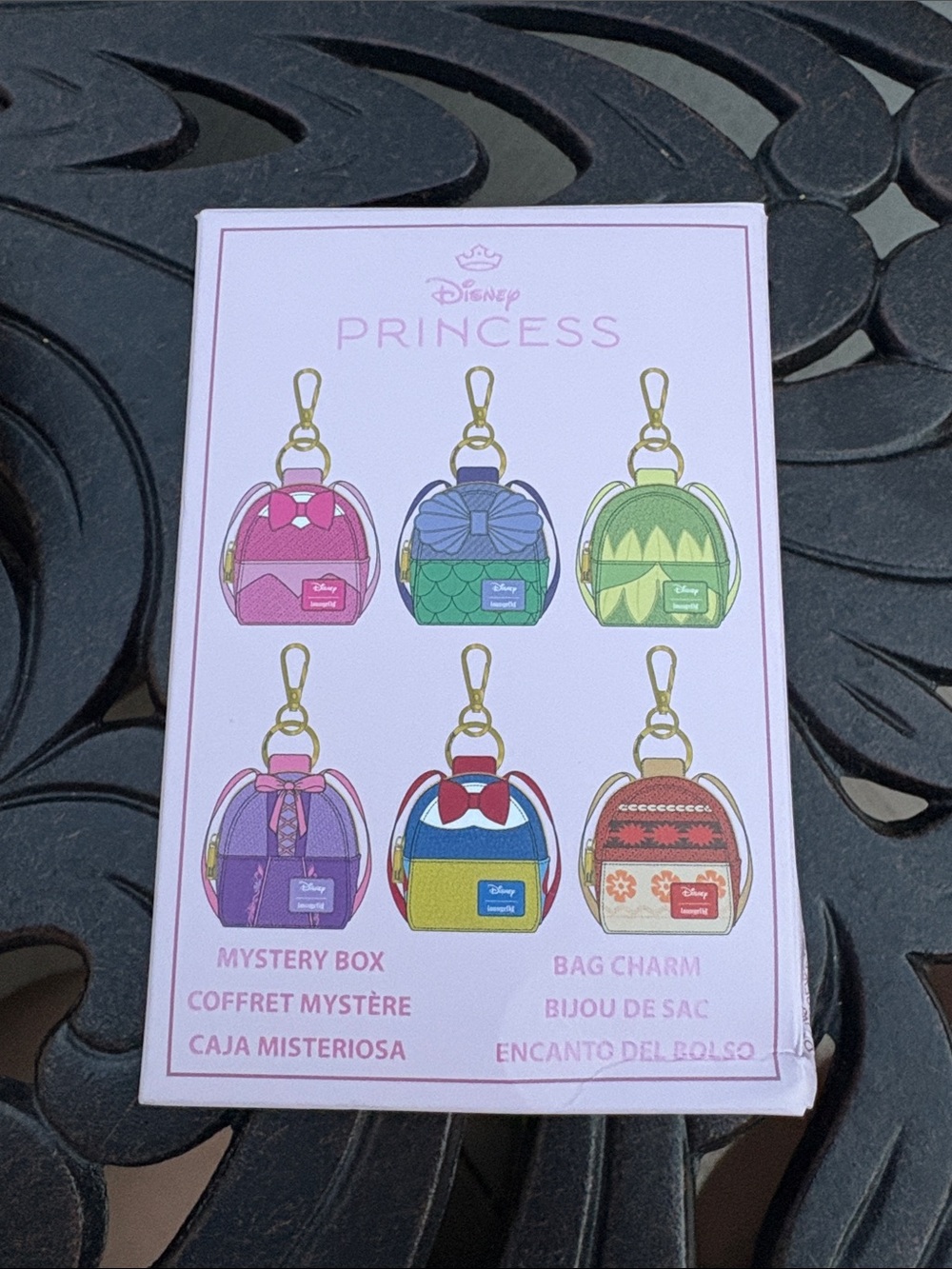 Disney Loungefly Snow White Sequin Mini Backpack Keychain - Blind box - Picture 3 of 6